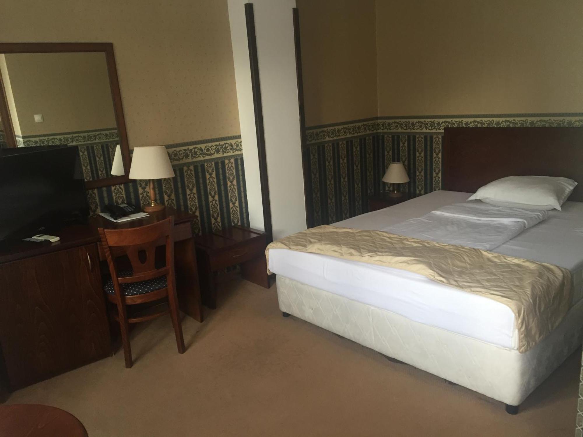 Chateau Montagne Hotel Troyan Троян Екстер'єр фото