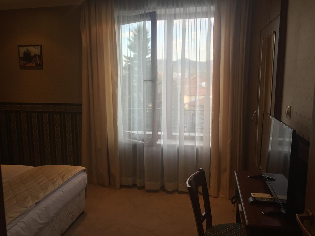 Chateau Montagne Hotel Troyan Троян Екстер'єр фото