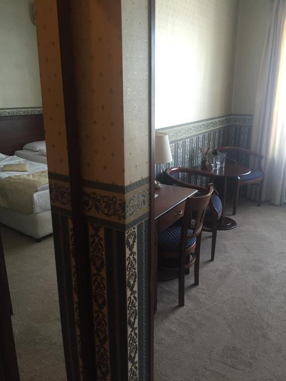Chateau Montagne Hotel Troyan Троян Екстер'єр фото