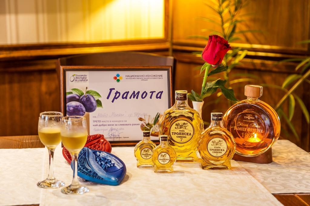 Chateau Montagne Hotel Troyan Троян Екстер'єр фото